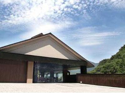 真奈邸箱根：外観入り口からの景色です。